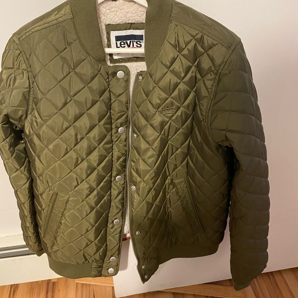 Levi’s women’s bomber-new